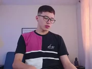 Freechat cumandres on Chaturbate