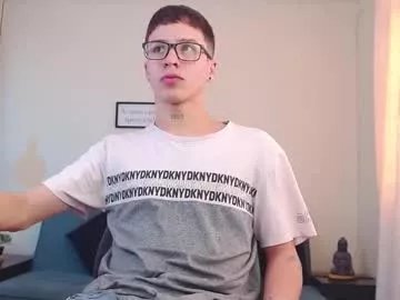 Freechat cumandres on Chaturbate