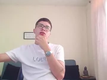 Freechat cumandres on Chaturbate