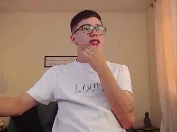 Freechat cumandres on Chaturbate