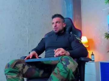 dennis_cox_ on Chaturbate 