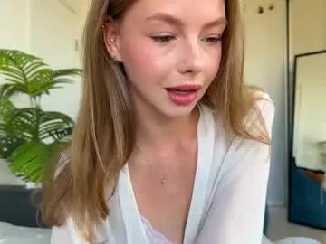 elli_harmon on Chaturbate