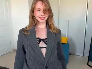elli_harmon on Chaturbate