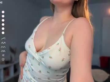 Freechat emilyforelsket on Chaturbate