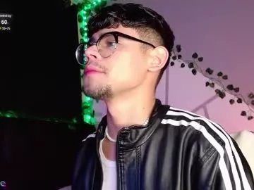 Freechat isaac_saenz on Chaturbate