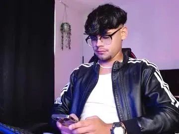 Freechat isaac_saenz on Chaturbate