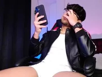 Freechat isaac_saenz on Chaturbate