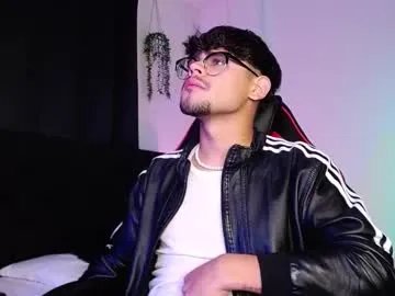 Freechat isaac_saenz on Chaturbate