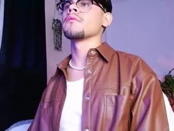 Freechat isaac_saenz on Chaturbate