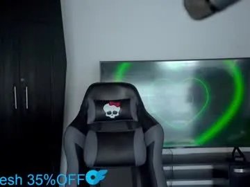 Freechat kellytesh on Chaturbate