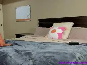 kyliebkillinit on Chaturbate