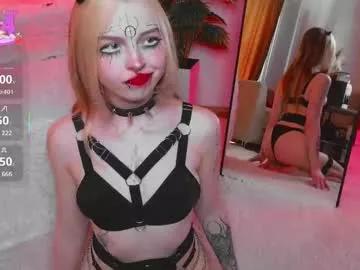 leiladwight on Chaturbate