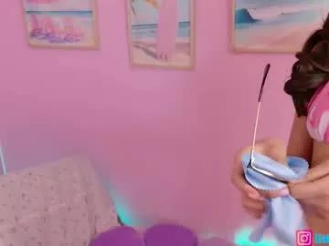 Freechat little_effy18_ on Chaturbate