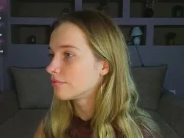 Freechat lynntiny on Chaturbate