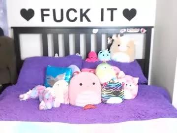 Freechat mackenziewolfe on Chaturbate