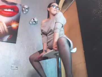 Freechat martiniella on Chaturbate