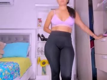 Freechat missameliah on Chaturbate