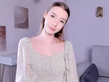 Freechat sunnmoonn on Chaturbate