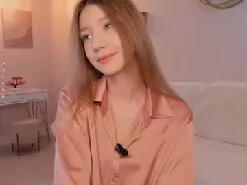 Freechat sunnmoonn on Chaturbate