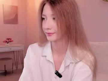 Freechat sunnmoonn on Chaturbate