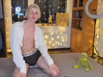 Freechat sweet_peach__ on Chaturbate