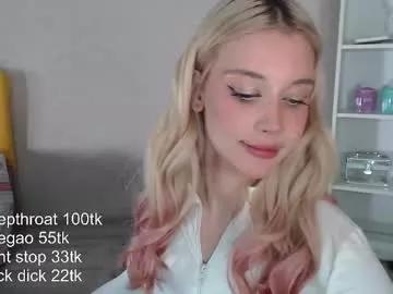 Freechat vickyfuckingdoll on Chaturbate