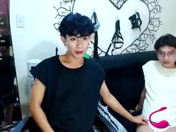 Freechat wildesttwinky on Chaturbate