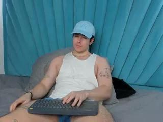 aaron_bain on Flirt4Free 