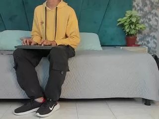 Offline aaron_ez on Flirt4Free