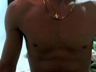 alonso_villaroel on Flirt4Free 