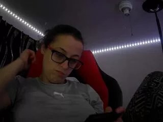 Offline bambi_bi on Flirt4Free