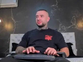 Offline bruce_dallas on Flirt4Free