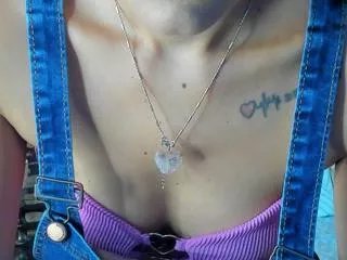 Offline emily_beumont on Flirt4Free