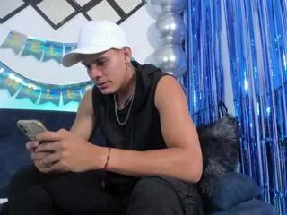 evan_stone on Flirt4Free 