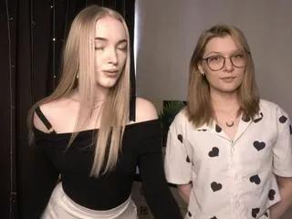 mae_beddingfield_sara_mauri on Flirt4Free 