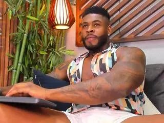 Offline makonnen on Flirt4Free