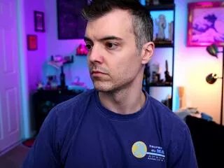 Offline max_hughes on Flirt4Free