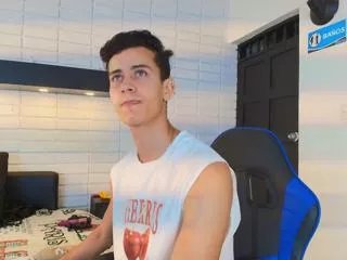 Offline maximiliano_fire on Flirt4Free