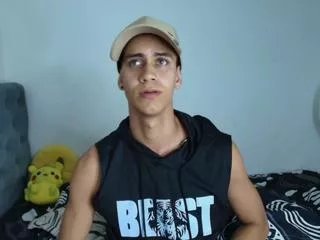 Offline maximiliano_fire on Flirt4Free