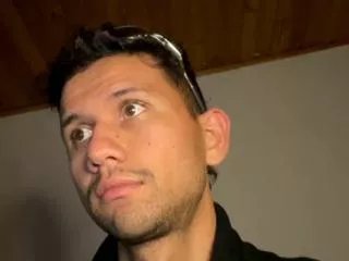 Offline michaell_spinelly on Flirt4Free