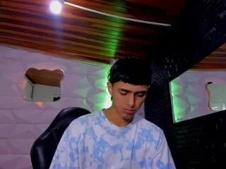 Offline nathan_maxime on Flirt4Free