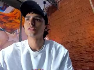 Offline nathan_maxime on Flirt4Free