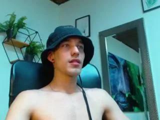 noah_brigth on Flirt4Free 
