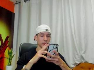 noah_brigth on Flirt4Free 