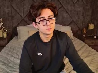 Offline robert_stonks on Flirt4Free