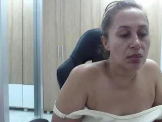 roxana_mature on Flirt4Free 
