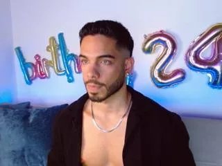 Freechat thomas_spellman on Flirt4Free