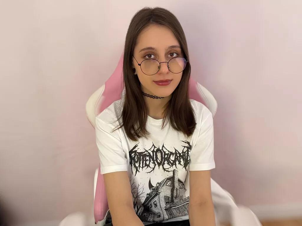 AliceWell on LiveJasmin 