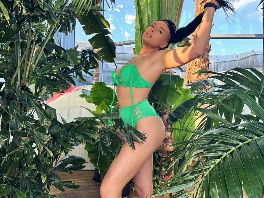 BritneyZeen on LiveJasmin 