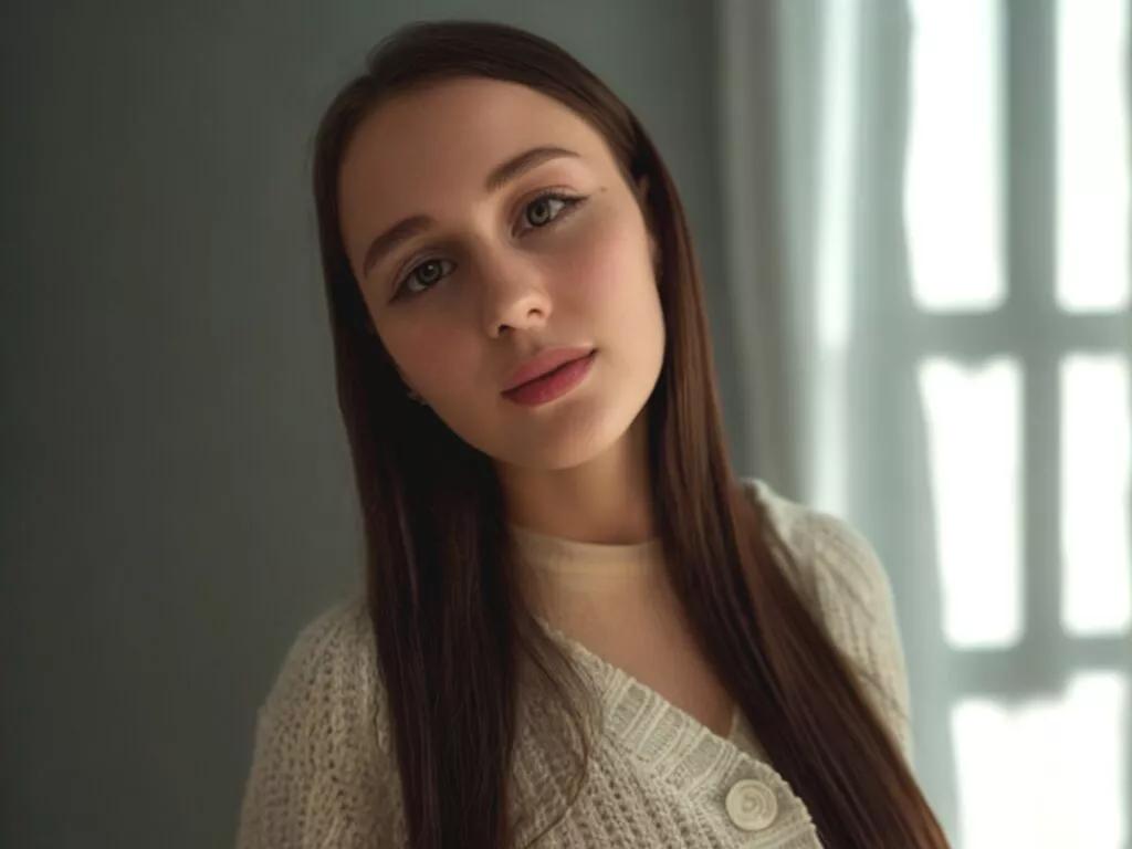 ElwynaHarn on LiveJasmin 